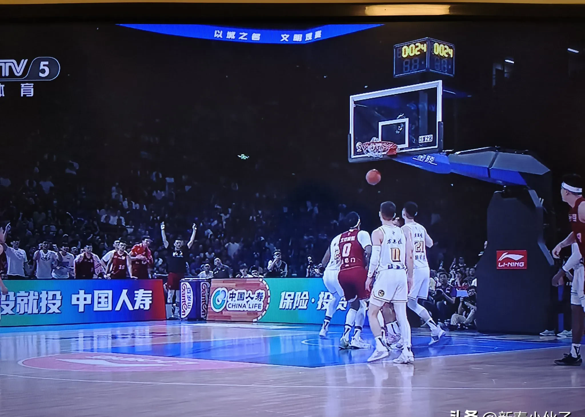 清晨欧篮联焦点战,马德里竞技门线救险,气氛紧张,高层口径保持一致