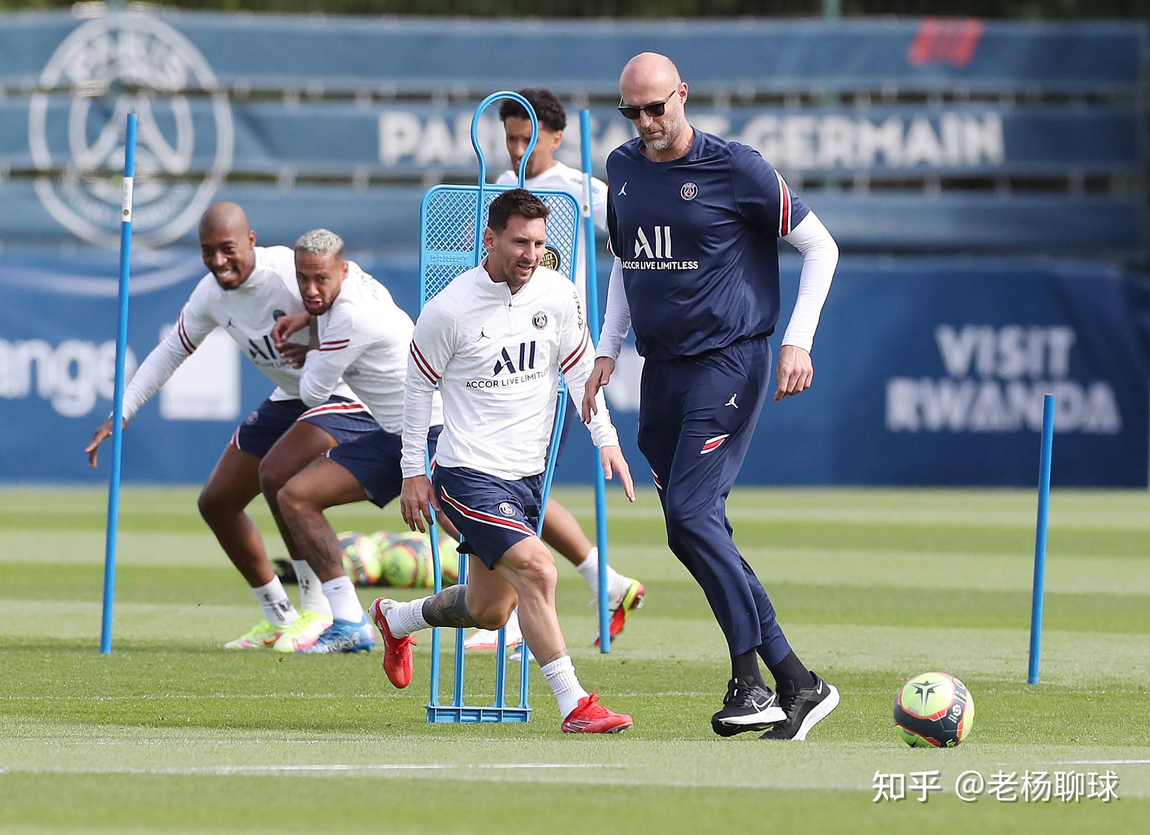 多特蒙德训练开放日，今晨远射贴柱引欢呼，法甲在即，医务组通报恢复(多特蒙德对曼城首发阵容)-开云官网